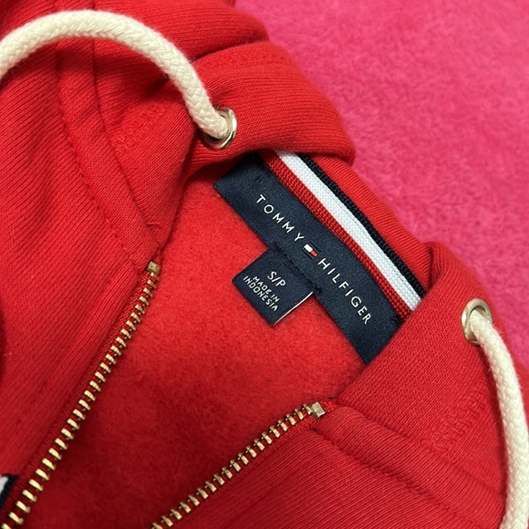 Red ❤️ - Picture 2 of 4